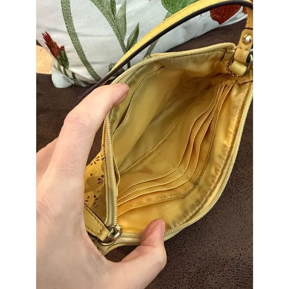 Coach Ashley Daisy Lace leather laser cut large wristlet bag yellow 2010’s VGUC